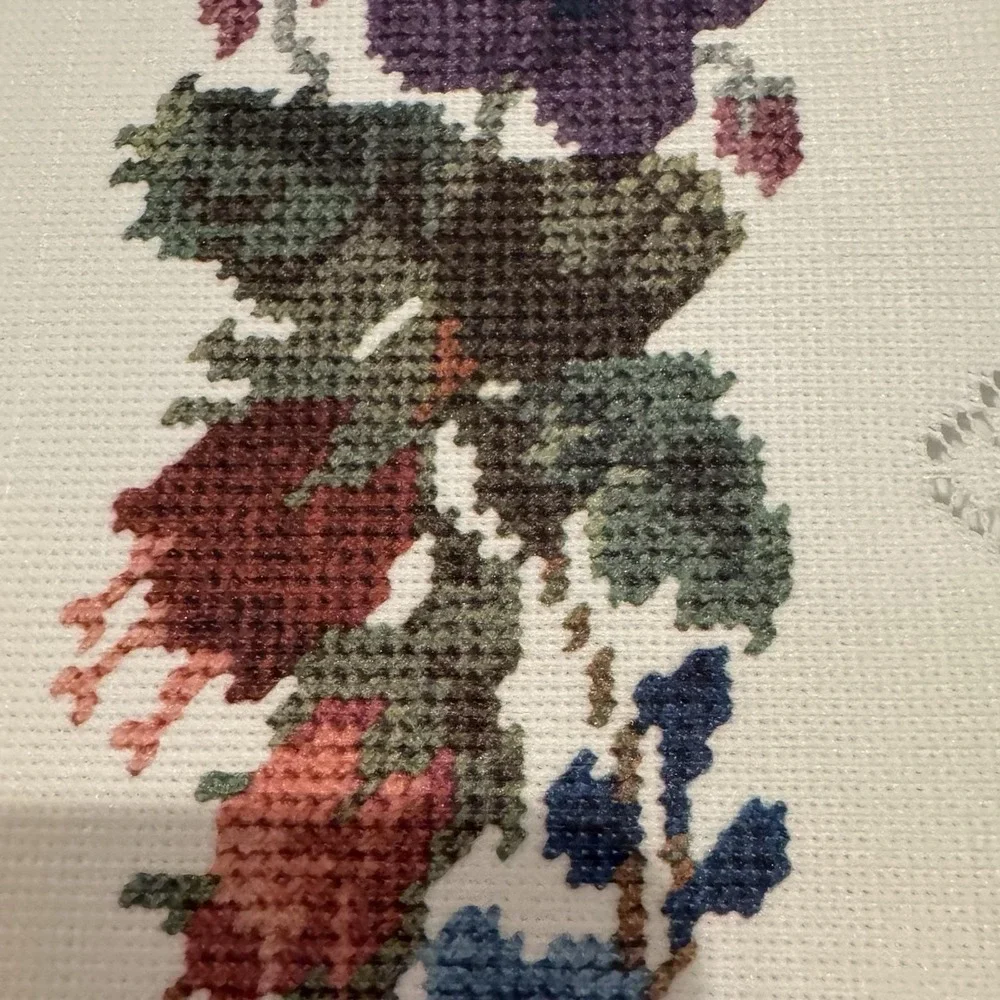 Vertical Wall Hanging Tapestry With Floral Design